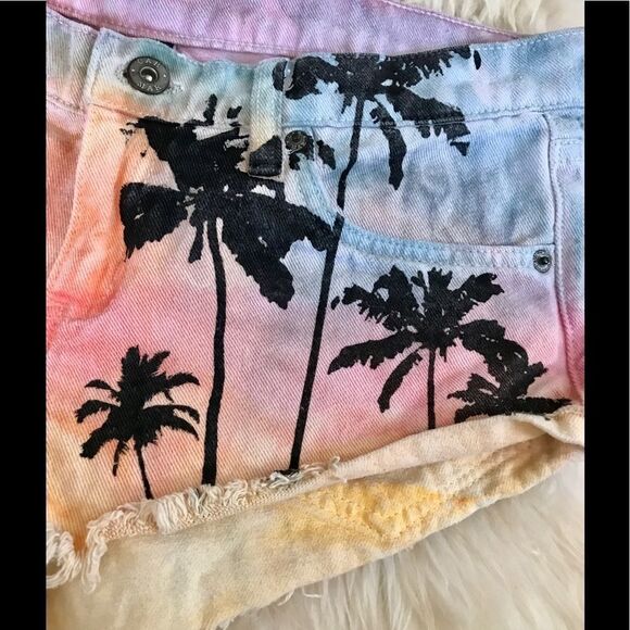 CarMar Cut-Off Shorts - Picture 5 of 7